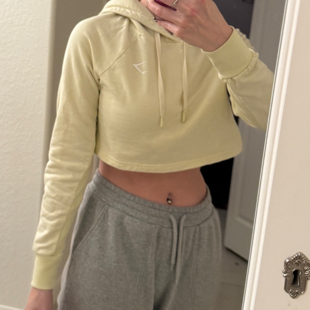 Butter Yellow Cropped Gymshark Hoodie NWOT